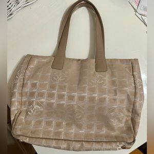 Chanel canvass beige tote bag with CC logo